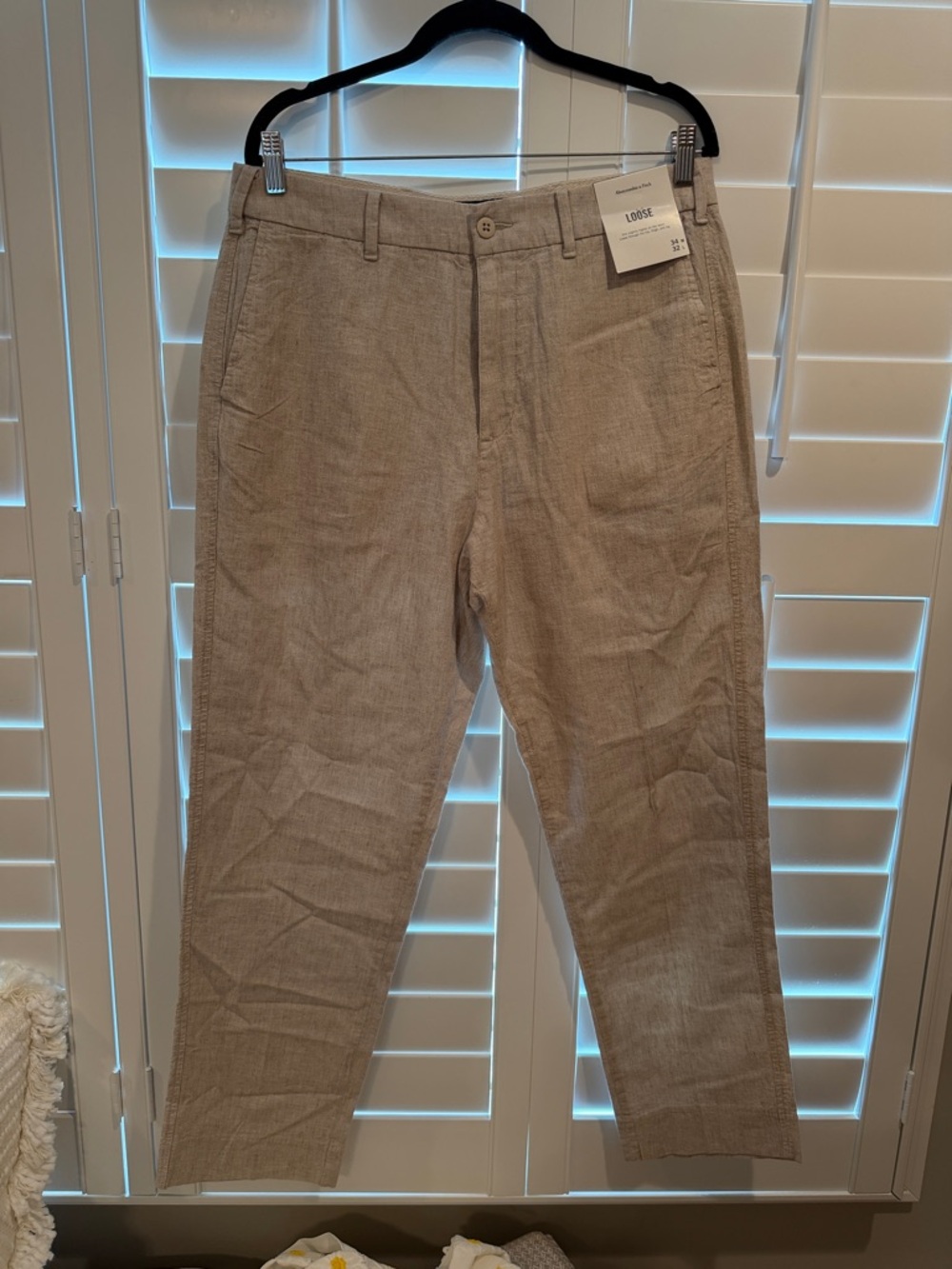 Abercrombie & Fitch Men's Khaki-Look Linen Blend Pants in Light Tan